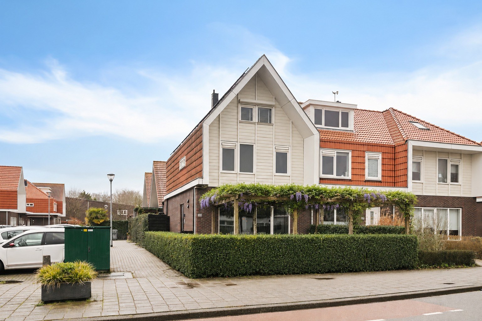 Hoekwoning aan de Venneperweg in Beinsdorp